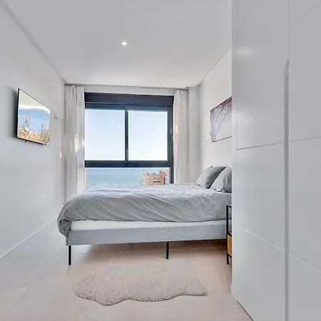 With Big Pool And Close To Beach! Apartment *