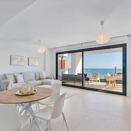 Apartment With Big Pool And Close To Beach! *