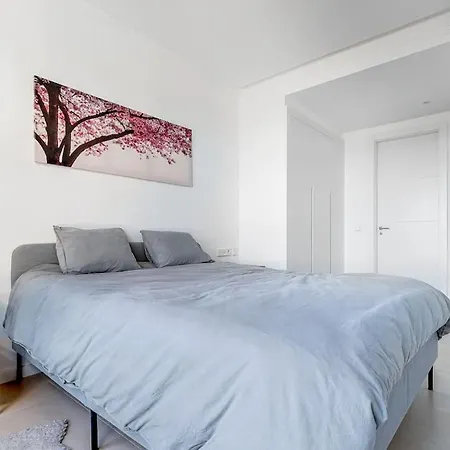 Apartment With Big Pool And Close To Beach! *