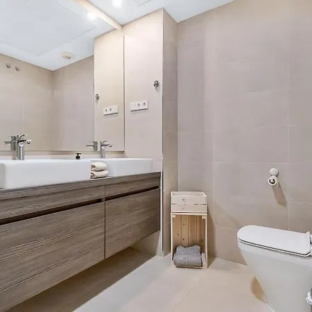 With Big Pool And Close To Beach! Apartment Fuengirola