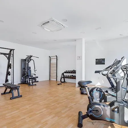 With Big Pool And Close To Beach! Apartment Fuengirola